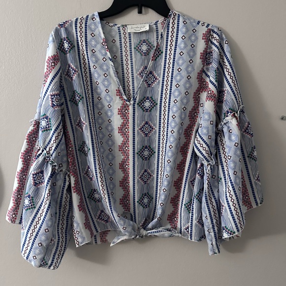 lavender field Tops - Lavender Field Gray and White Dolman Sleeve Blouse